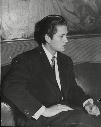 John Barrymore Jnr. Son Of The Famous Actor John Barrymore Pictured In London. Box 709 813101617 A.jpg.
