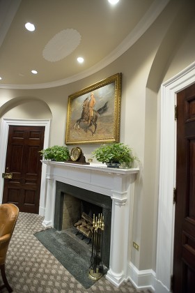 View Fireplace Newly Renovated Interior Roosevelt Editorial Stock Photo ...