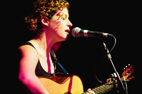 Barnsley-based Singer Kate Rusby During The Inaugural Bbc Radio 2 Folk Awards In London Monday 7 February 2000. Rusby Received Awards For Folk Singer Of The Year And Best Album For ''sleepless''.