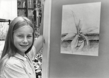Imogen Boorman Young Actress With Her Drawing 'cactus On The Floor'. Box 720 60512167 A.jpg.