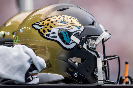 Houston, TX, USA. 10th Sep, 2017. Jacksonville Jaguars outside linebacker  Myles Jack (44), Jacksonville Jaguars outside linebacker Telvin Smith (50),  and Jacksonville Jaguars cornerback A.J. Bouye (21) celebrate during the  2nd quarter