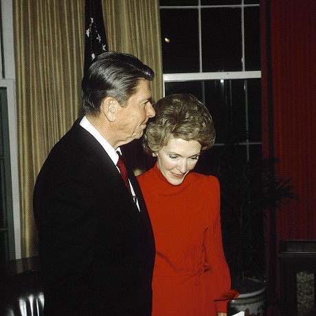 President Ronald Reagan Hugs Kisses Wife Editorial Stock Photo - Stock ...