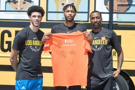 LA Lakers conclude the Dine Out for No Kid hungry Bus Tour, Los Angeles, USA - 11 Sep 2017