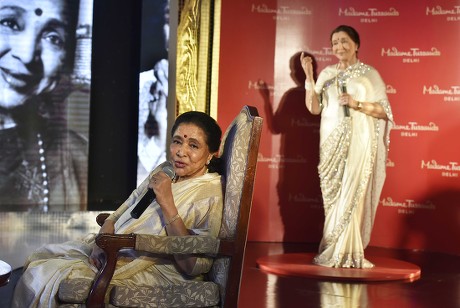 Asha Bhosle Unveils Her Wax Statue At Madame Tussauds, New Delhi, India - 03 Oct 2017