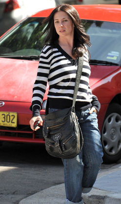 Kate Ritchie shopping in Double Bay in Melbourne, Australia - 01 May 2009