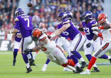 Cleveland Brown Mascot Chomps Nfl International Editorial Stock Photo -  Stock Image