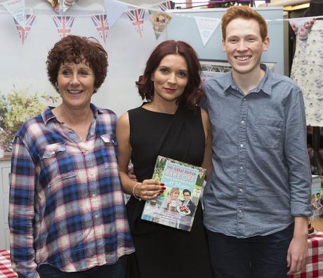 Candice Brown 2016 Great British Bake Off Winner At Waterstones For A Book Signing Of The Tv Tie-in Recipe Book. Finalists L To R: Jane Beedle Candice Brown And Andrew Smyth.