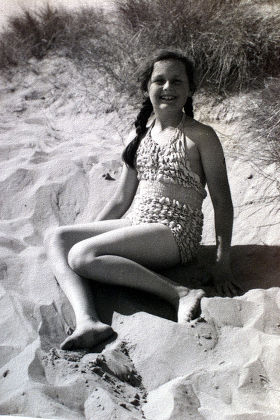 Rachel Billington Novelist Pictured Age 12 At Camber Sands. Now 58 She Is The Daughter Of The Seventh Earl Of Longford