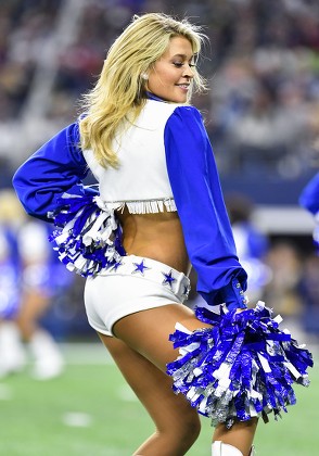 November 19, 2017: A Dallas Cowboys cheerleader escorts former Dallas Cowboy  Emmitt Smith during the halftime event during an NFL football game between  the Philadelphia Eagles and the Dallas Cowboys at AT&T