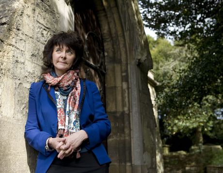 Ruth Padel becomes Professor of Poetry at Hollywell Manor, Oxford, Britain - 16 May 2009