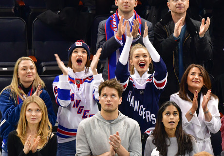 Gigi Hadid And Bella Hadid Take Zayn Malik's Mum Trisha Out To A Hockey  Match