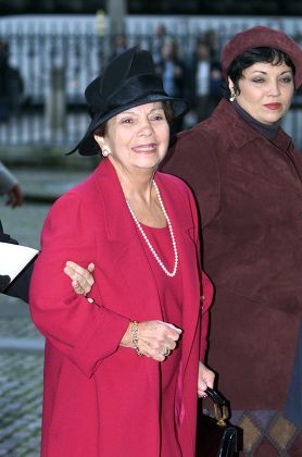 Stars Attending The Service Of Thanksgiving At Westminster Abbey In London Celebrating The Life Of Comic Sir Harry Secombe Friday October 26 2001. The Goon Show Legend Who Died In April From Cancer At The Age Of 79 Will Be Remembered By Family And Fr