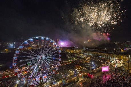 Edinburgh's Hogmanay midnight fireworks, Edinburgh, Scotland, UK - 01 ...