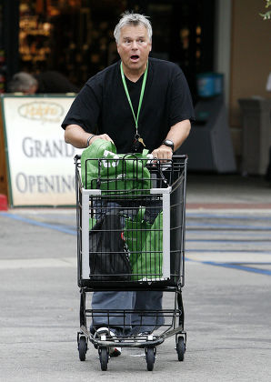 Richard Dean Anderson Out and About Shopping for Groceries in Malibu, Los Angeles, America - 29 May 2009