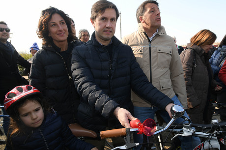 Matteo Renzi election campaigning, Florence, Italy - 11 Feb 2018
