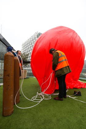 'Chubby Heart' balloon installed at new US Embassy, London - 19 Feb 2018