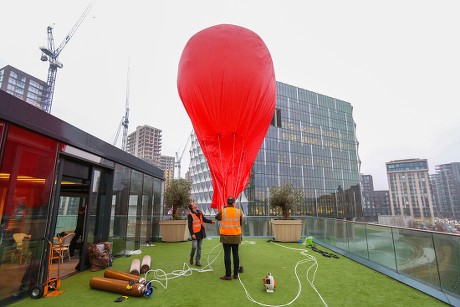 'Chubby Heart' balloon installed at new US Embassy, London - 19 Feb 2018