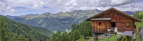 750 Alpine chalet Stock Pictures, Editorial Images and Stock Photos