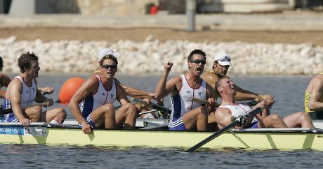 R-l Matthew Pinsent Ed Coode James Cracknell And Steve Williams. After Winning Mens Coxless Fours Gold Medal At 2004 Olympic Games In Athens