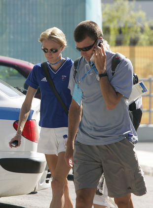 British Marathon Runner Paula Radcliffe quits marathon, Athens, Greece - 23 August 2004