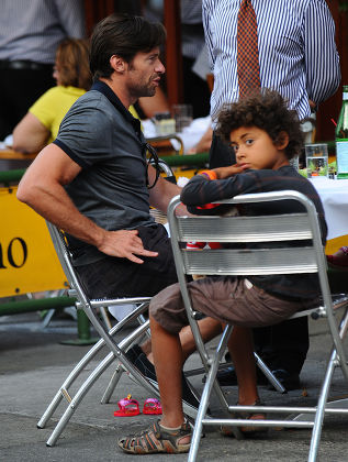 Hugh Jackman and family lunch in New York, America  - 10 Jul 2009