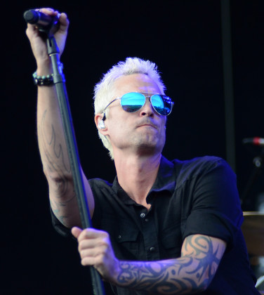 stone temple pilots singer jeff gutt