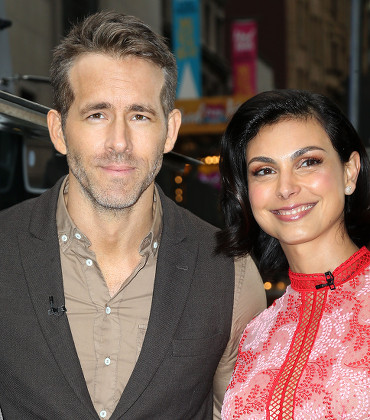 Morena Baccarin Ryan Reynolds