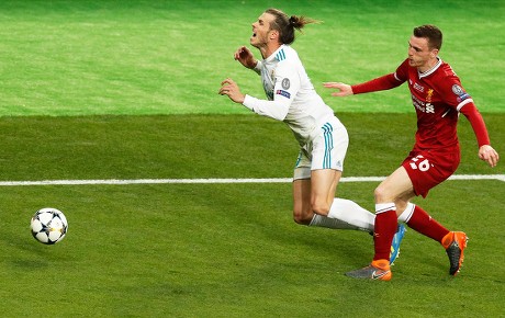 Real Madrids Gareth Bale Celebrates Scoring」のエディトリアル写真