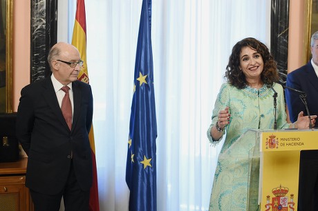 Traditional ceremony of transfer of powers to new ministers, Madrid, Spain - 07 Jun 2018