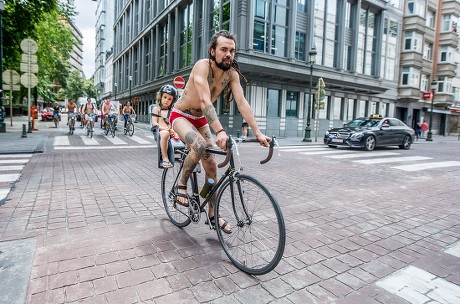 Naked Cyclists Take Part Cyclonudista Ride Foto De Stock De Contenido Editorial Imagen De