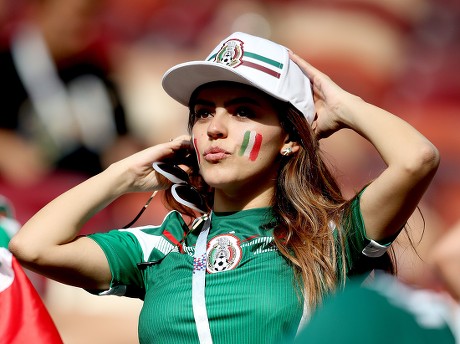 Colourful Mexican Fans Enjoys Build Game - Foto de stock de contenido  editorial: imagen de stock | Shutterstock Editorial