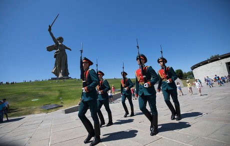 Russian Honor Guards Motherland Calls Statue Editorial Stock Photo ...