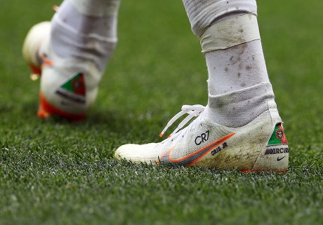 Personalised Boots Cristiano Ronaldo Portugal Foto de stock de contenido editorial - de stock