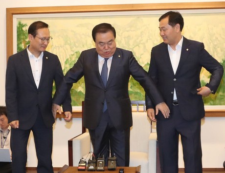 Floor leaders discuss extra parliament session, Seoul, Korea - 30 Jul 2018