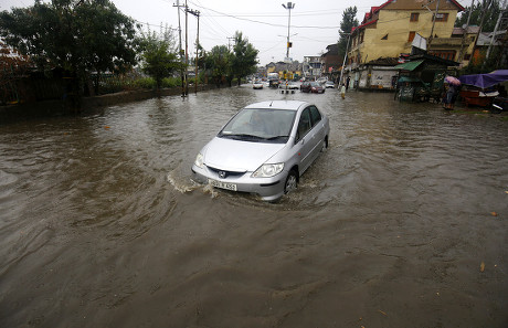 Heavy Rain In Srinagar, India - 07 Aug 2018 Stock Pictures, Editorial 