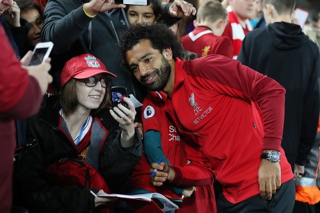 Mohamed Salah Poses Selfies Fans End Editorial Stock Photo - Stock