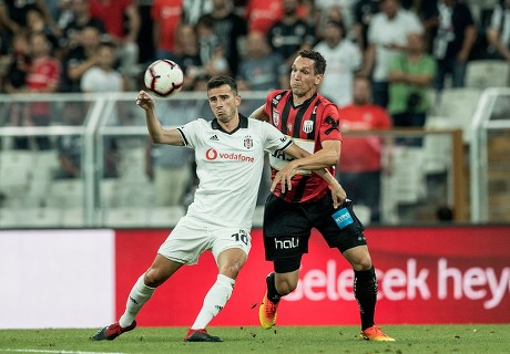 Ricardo Quaresma emocionado com homenagem do Besiktas (vídeo)