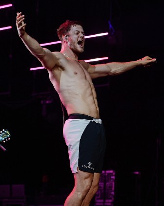 Imagine Dragons Dan Reynolds のエディトリアル写真素材 画像素材 Shutterstock