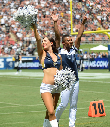 Dallas Cowboys: male cheerleaders added to Saints, Rams