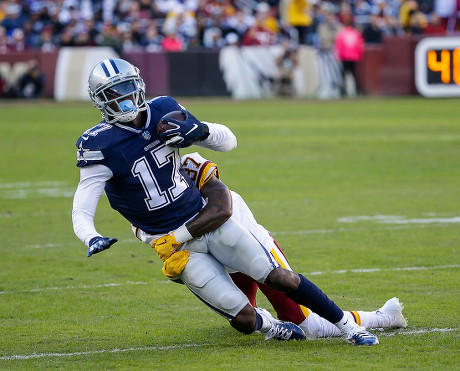 Landover, MD, USA. 21st Oct, 2018. Washington Redskins CB #24 Josh Norman  gets the crowd fired up before a NFL football game between the Washington  Redskins and the Dallas Cowboys at FedEx