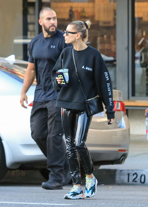 Justin Bieber and Hailey Baldwin out and about, Los Angeles, USA - 24 Oct 2018