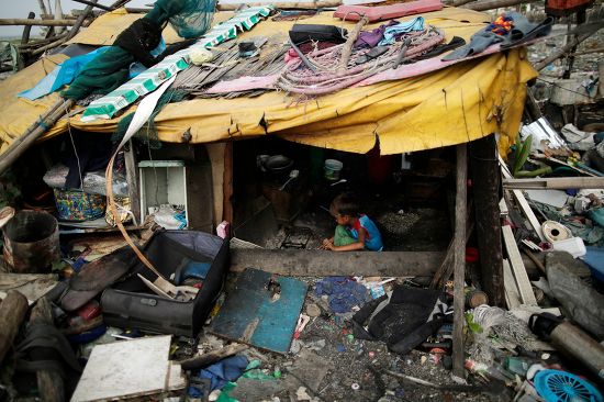 Filipino Boy Rests Inside Shanty Manila Editorial Stock Photo - Stock ...