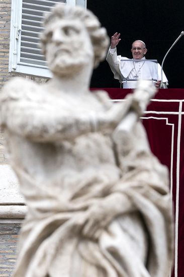 Pope Francis During Angelus Traditional Sundays Editorial Stock Photo ...