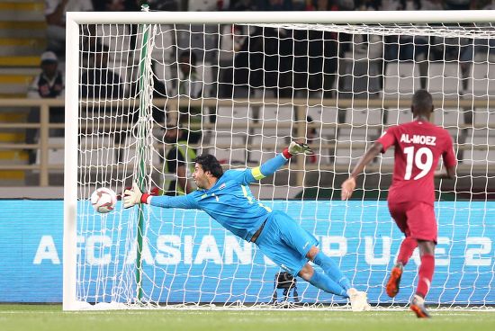 Goalkeeper Jalal Hassan L Iraq Concedes Editorial Stock Photo Stock