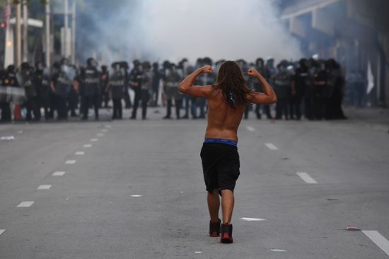 Protestor Seen Taunting Miami Police Riot Editorial Stock Photo - Stock ...