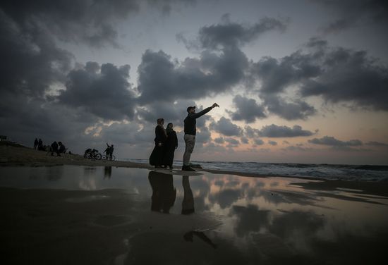 Palestinian Takes Selfie His Family Beach Editorial Stock Photo - Stock ...