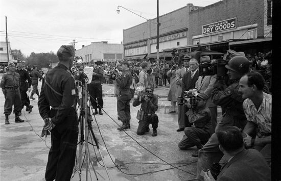 Soldier Getting Interviews By Reporters During Editorial Stock Photo ...
