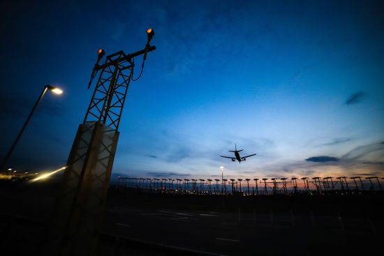 Airplane Silhouettes While On Final Approach Editorial Stock Photo ...