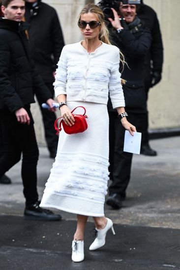 Laura Bailey Poses Before Chanel Show Editorial Stock Photo - Stock ...