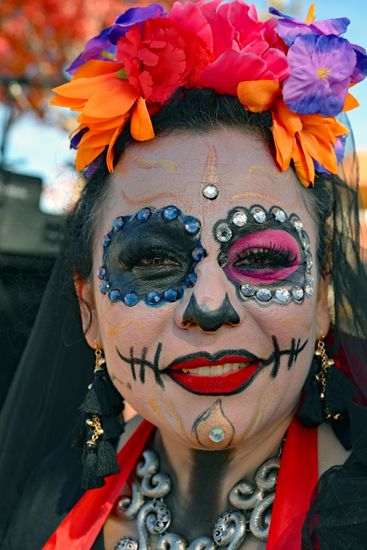 Local Women Wearing Calaveras Makeup Costumes Editorial Stock Photo ...